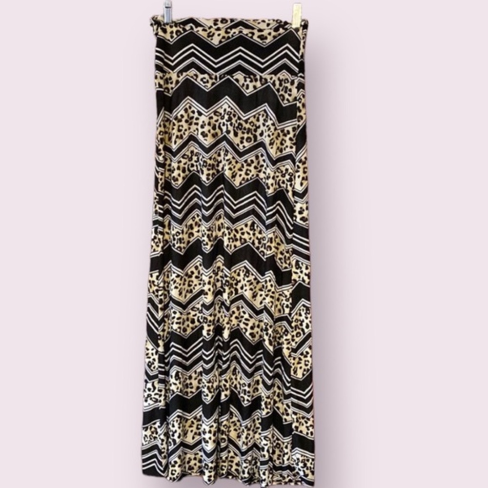 Sugar‎ & Spice Animal print chevron maxi skirt Large